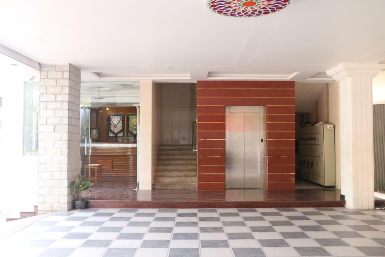 Saravanas Lodge Tiruchchendūr Exterior foto