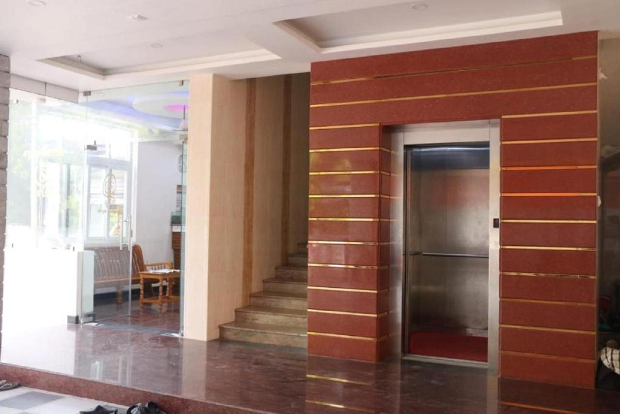 Saravanas Lodge Tiruchchendūr Exterior foto